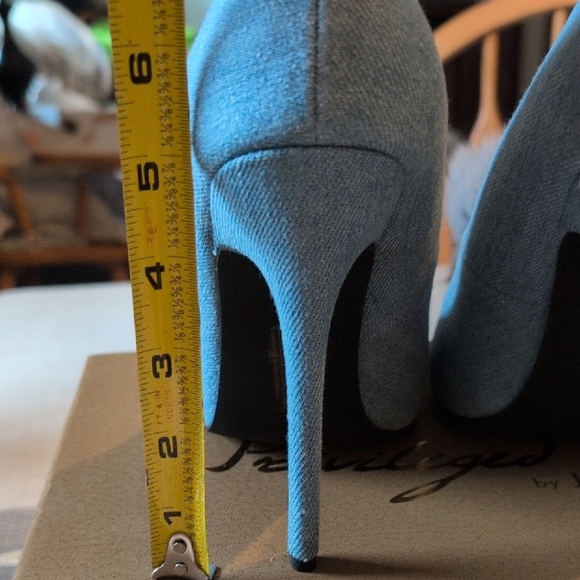 Stylish Blue Women's Shoes with Gray Pom Poms - Picture 6 of 6